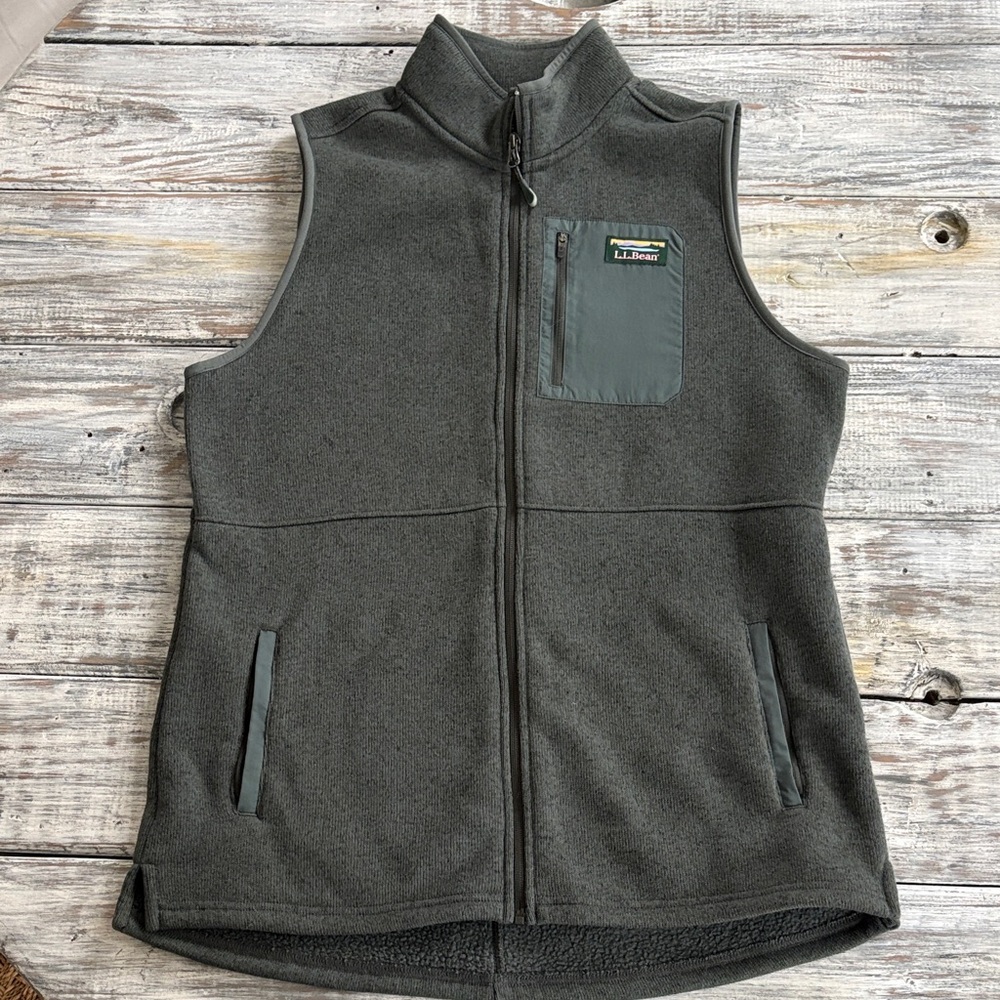 As new, LL Bean green full zip vest, size L